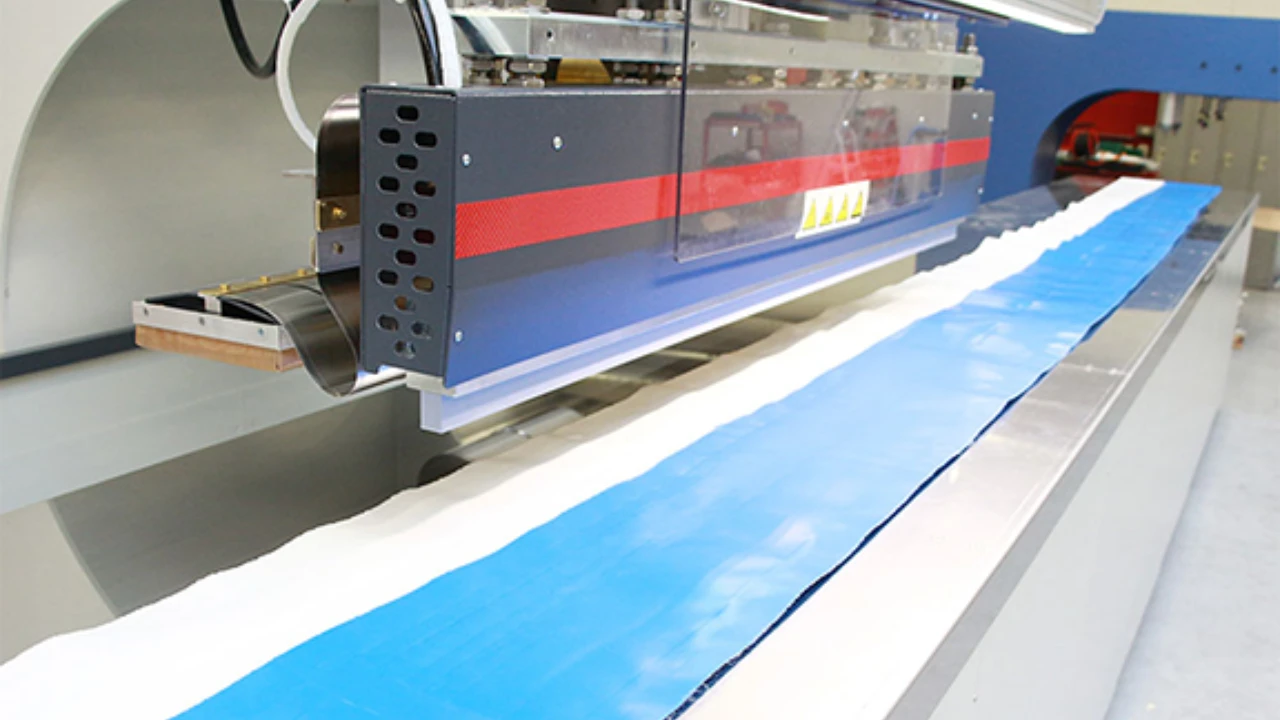 Miller Weldmaster RFlex Travel Large-Format RF Welding Machine - image 3